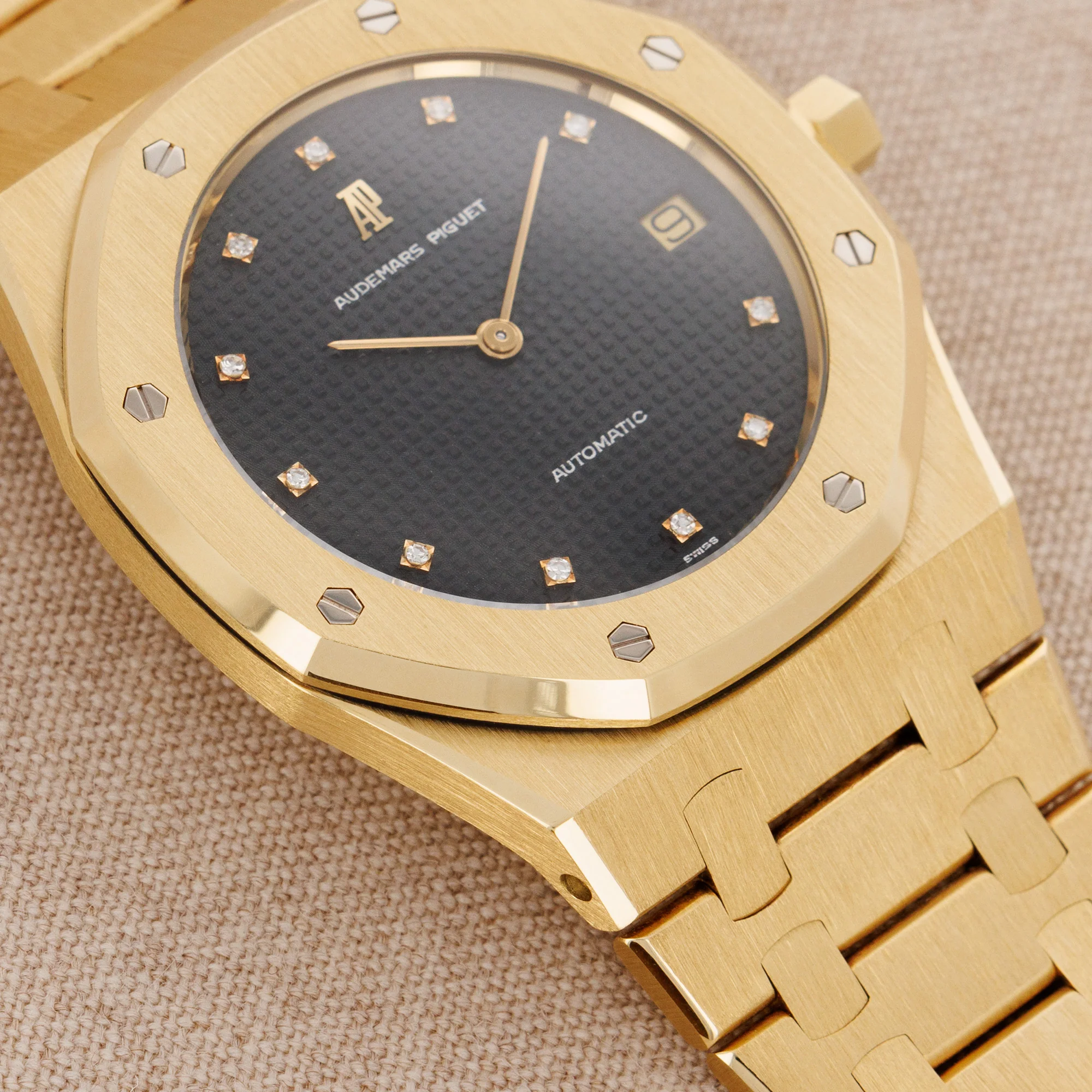 Audemars Piguet Yellow Gold Jumbo Royal Oak Watch Ref. 5402 - Image 4