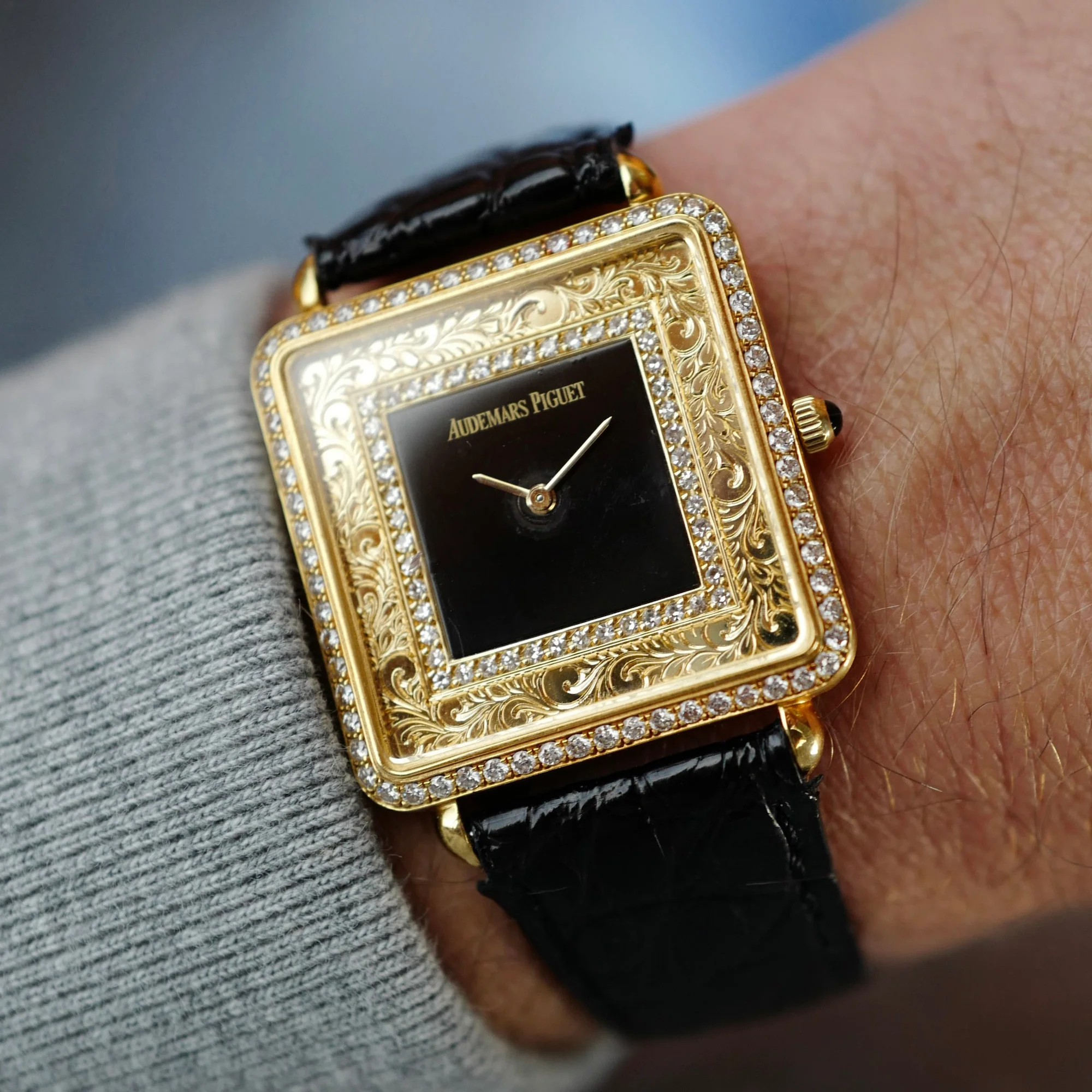 Audemars Piguet Yellow Gold Mechanical Watch - Image 3
