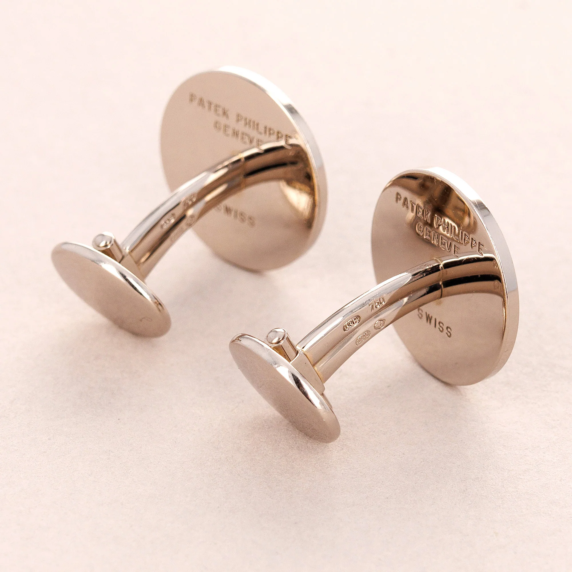 Patek Philippe White Gold and Black Enamel Cufflinks (Objet) - Image 4