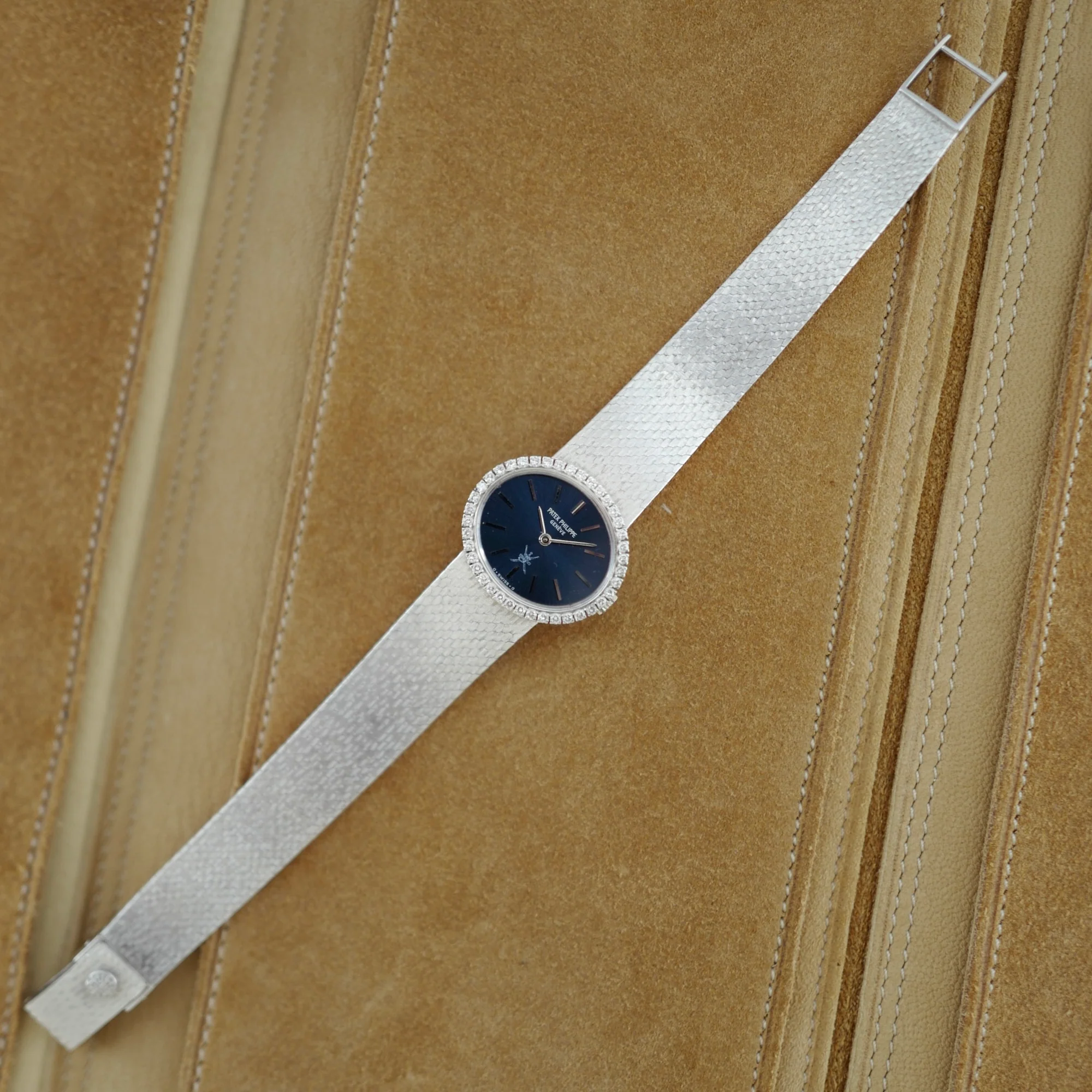 Patek Philippe White Gold Ellipse Ref. 4175 with Khanjar Dial - Image 5