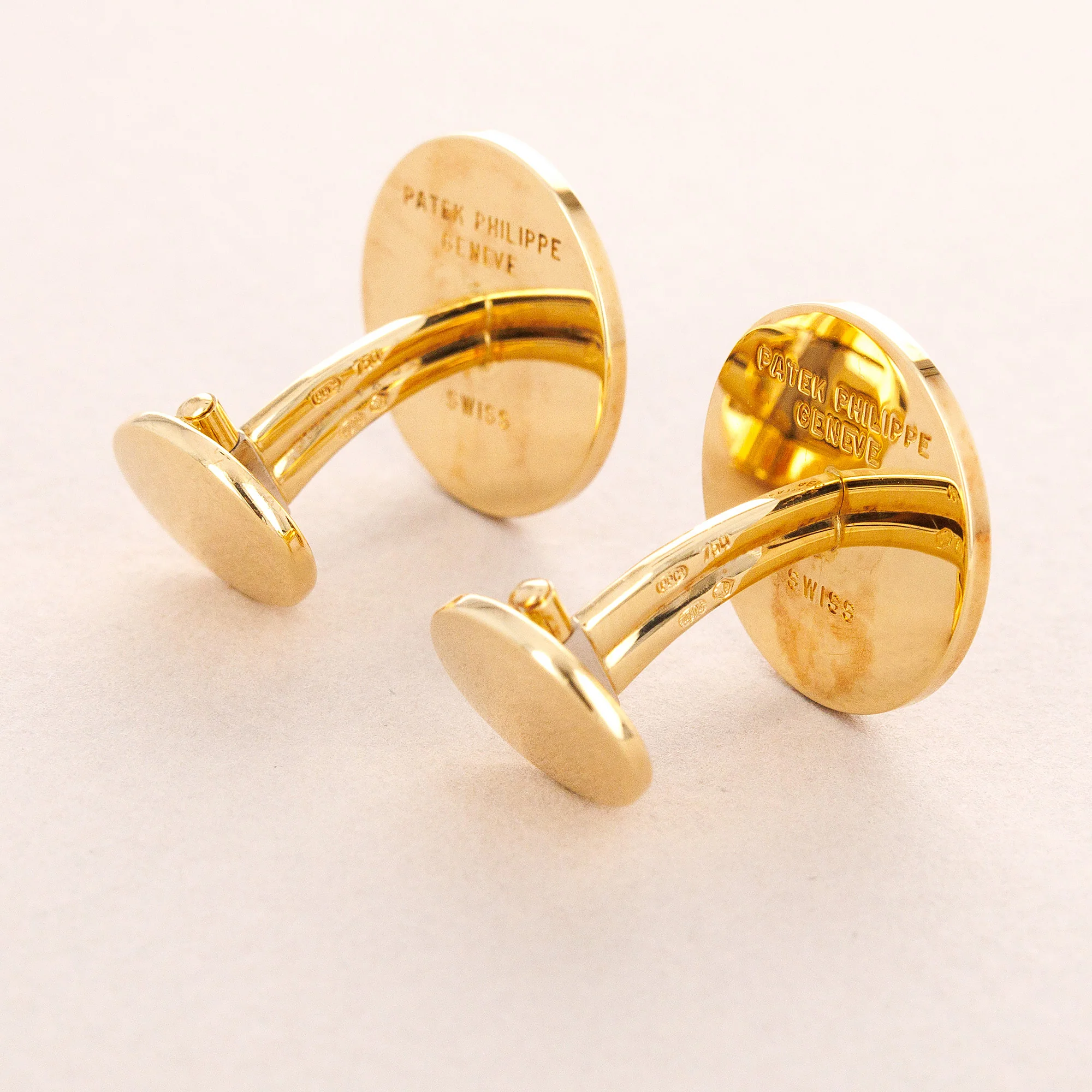 Patek Philippe Yellow Gold and White Enamel Cufflinks (Objet) - Image 4