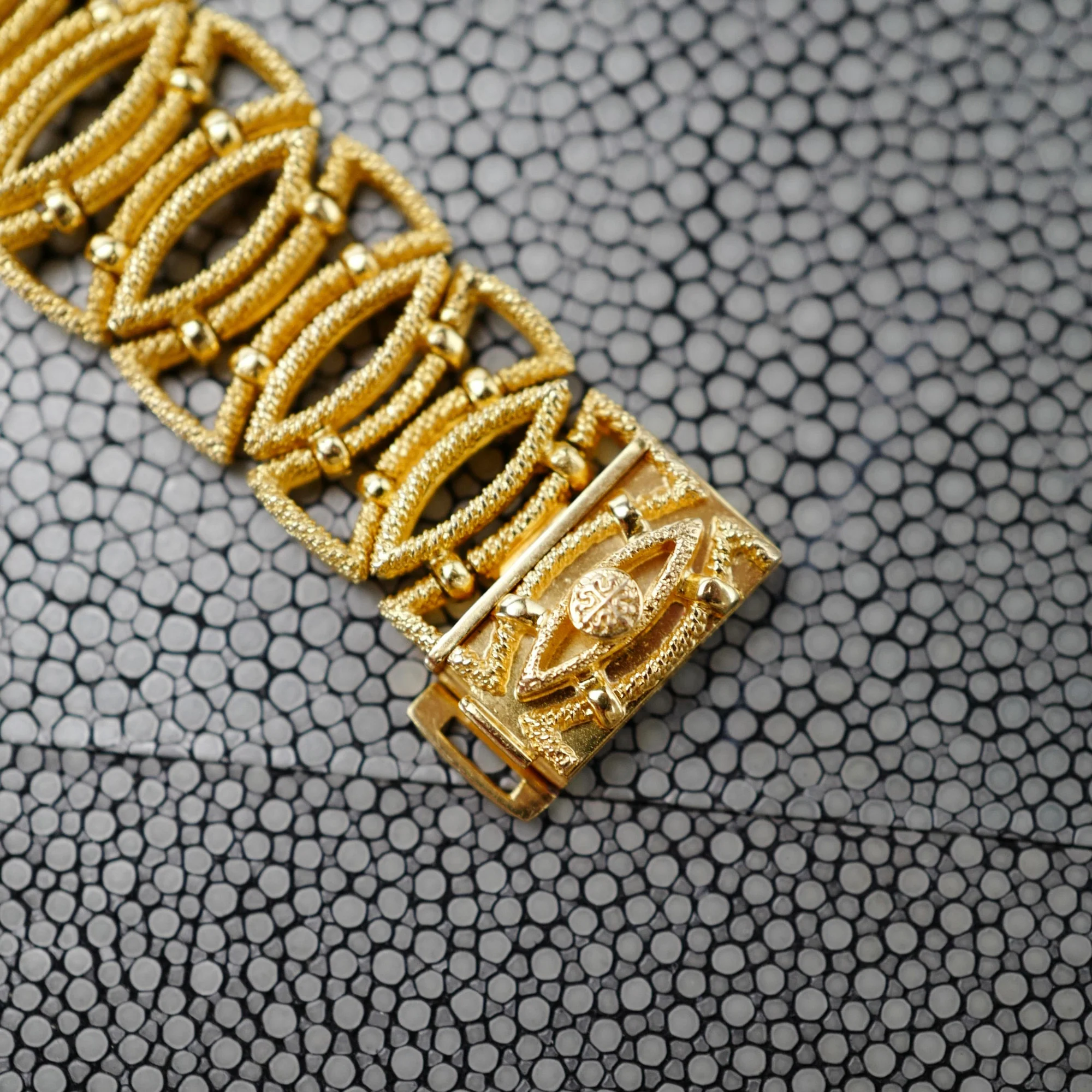 Patek Philippe Yellow Gold Lapis Lazuli Ref. 4290 - Image 6