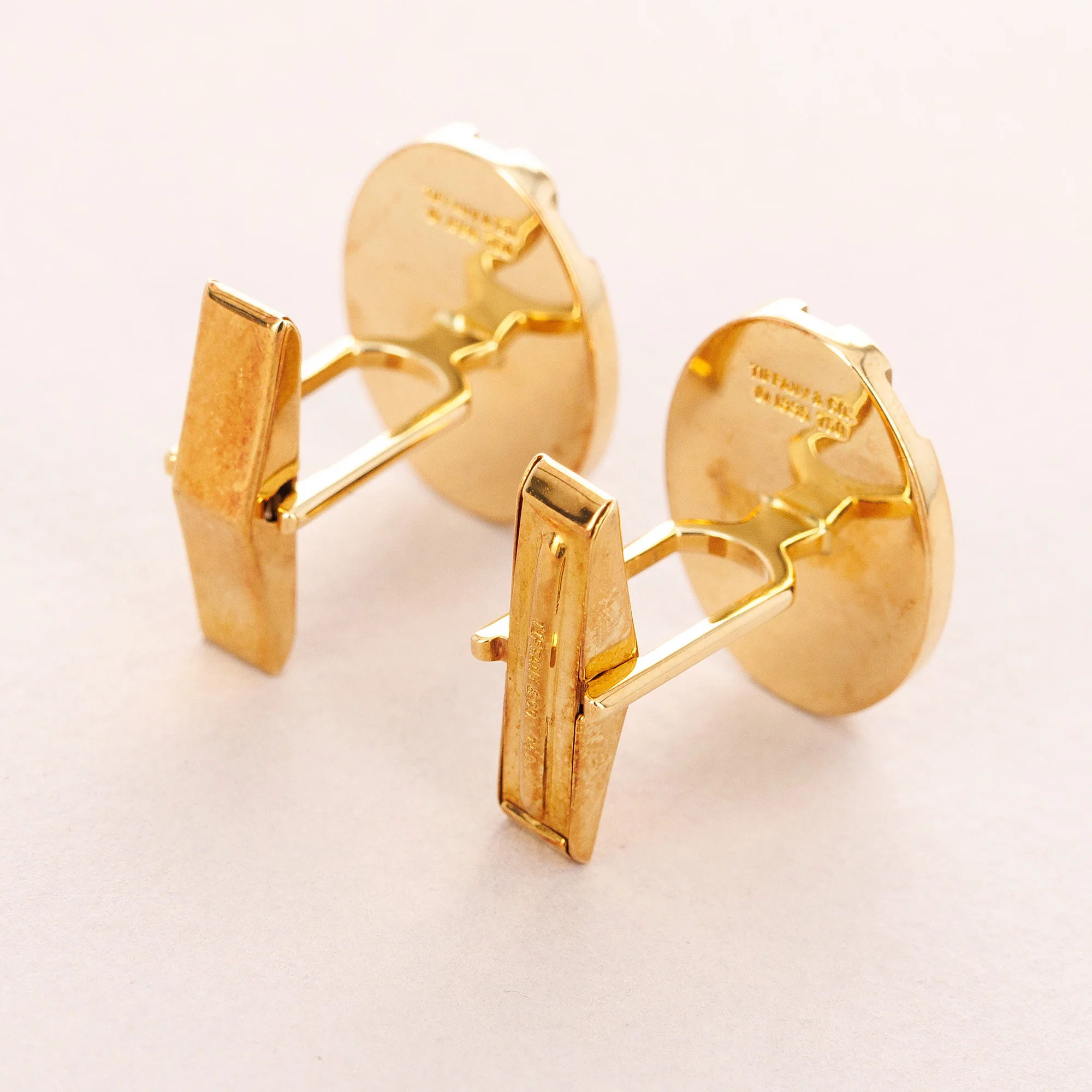 Tiffany & Co. Yellow Gold Cufflinks (Objet) - Image 4