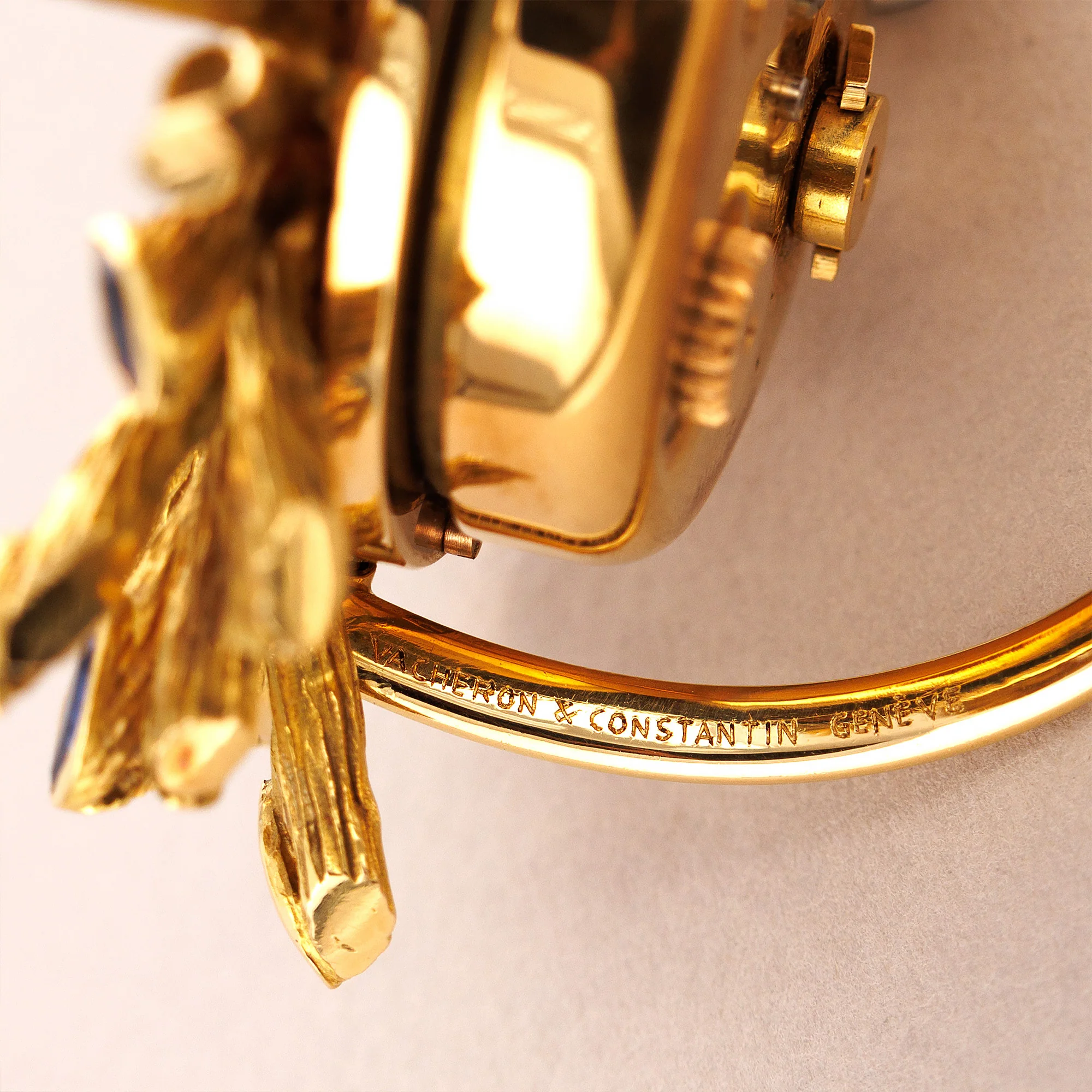 Vacheron Constantin Clock with Branch Design and Sapphires (Objet) - Image 6